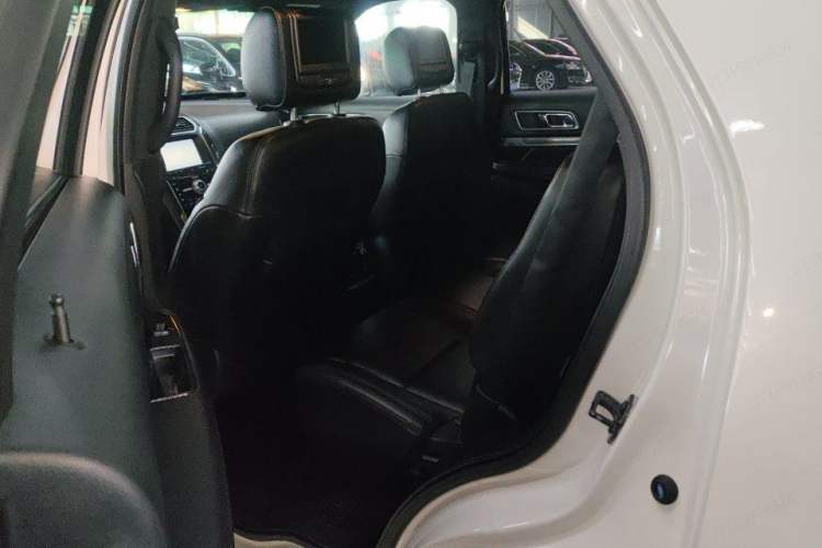Used Ford Explorer 2016 3.5T Sport Edition Interior 5