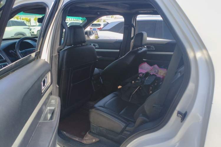 Used Ford Explorer  Left Rear Seat