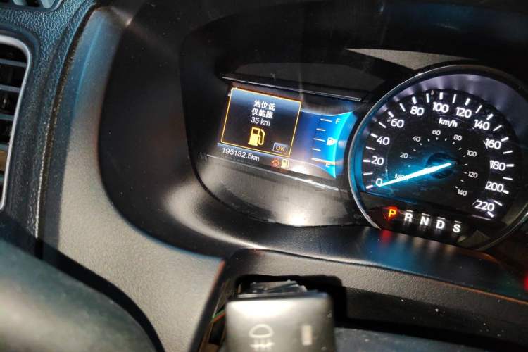 Used Ford Explorer 2016 2.3T Fashion Edition Odometer Close Up