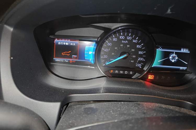 Used Ford Explorer 2016 2.3T Fashion Edition Odometer Close Up