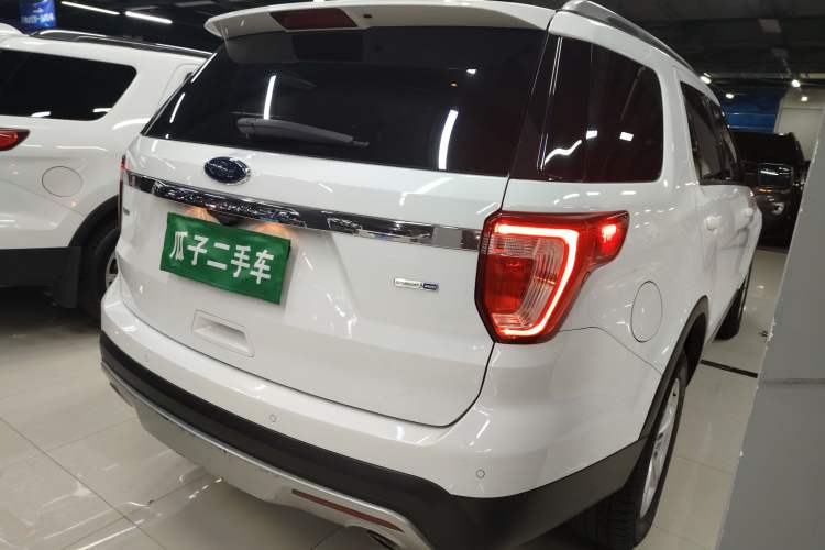 Used Ford Explorer 2016 2.3T Fashion Edition Rear Right 45 Deg