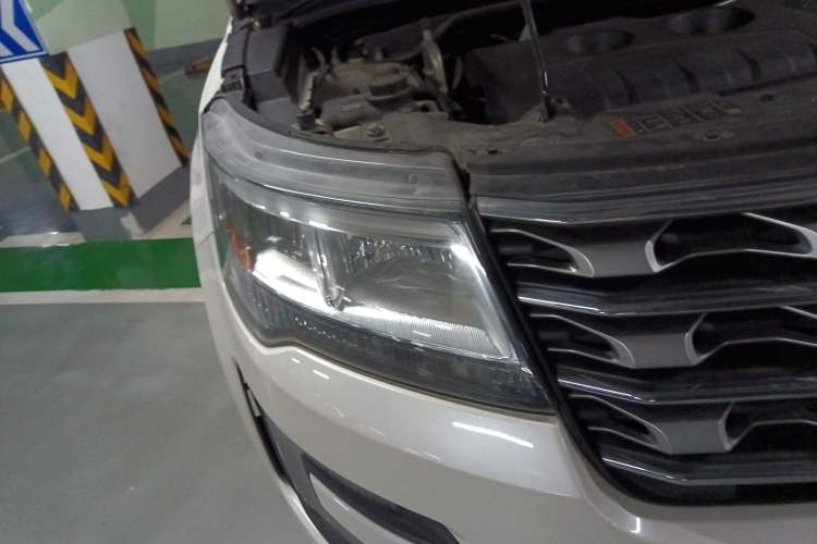 Used Ford Explorer 2016 2.3T Elite Edition Right Front Headlight