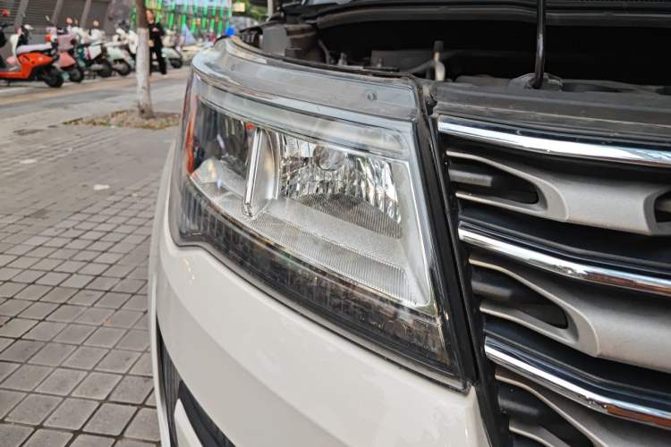 Used Ford Explorer 2016 2.3T Fashion Edition Right Front Headlight