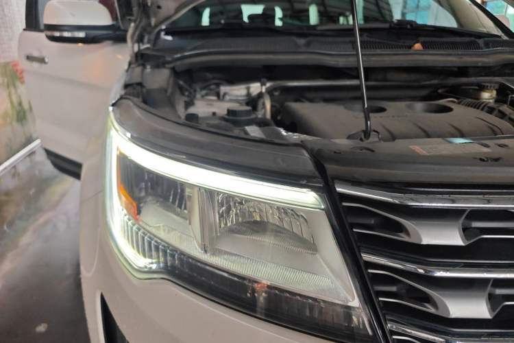 Used Ford Explorer 2016 2.3T Elite Edition Right Front Headlight