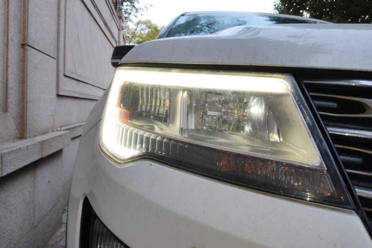 Used Ford Explorer 2016 2.3T Fashion Edition Right Front Headlight
