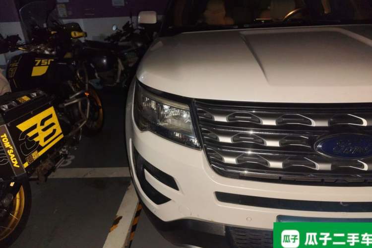 Used Ford Explorer 2016 2.3T Elite Edition Right Front Headlight
