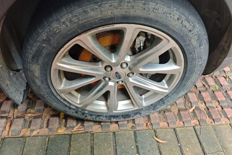 Used Ford Explorer 2016 2.3T Elite Edition Right Front Wheel Hub