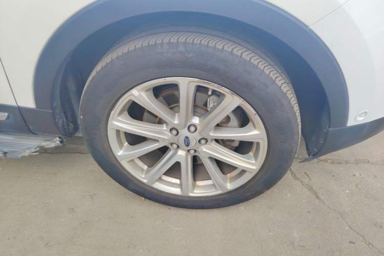 Used Ford Explorer 2016 2.3T Elite Edition Right Front Wheel Hub