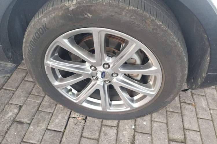 Used Ford Explorer 2016 2.3T Elite Edition Right Front Wheel Hub