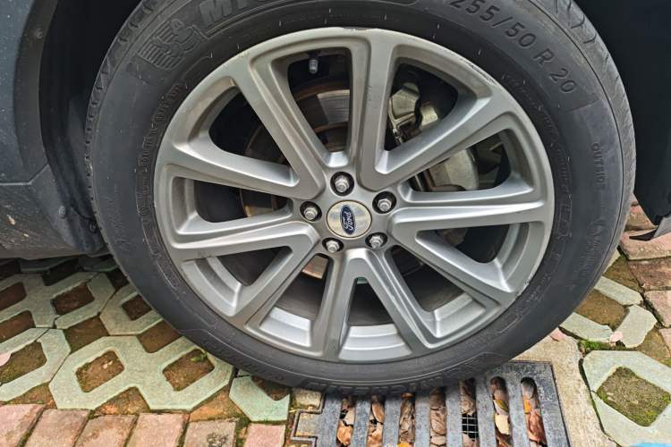 Used Ford Explorer 2016 2.3T Elite Edition Right Front Wheel Hub