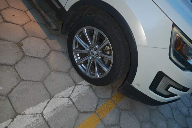 Used Ford Explorer 2016 2.3T Elite Edition Right Front Wheel Hub