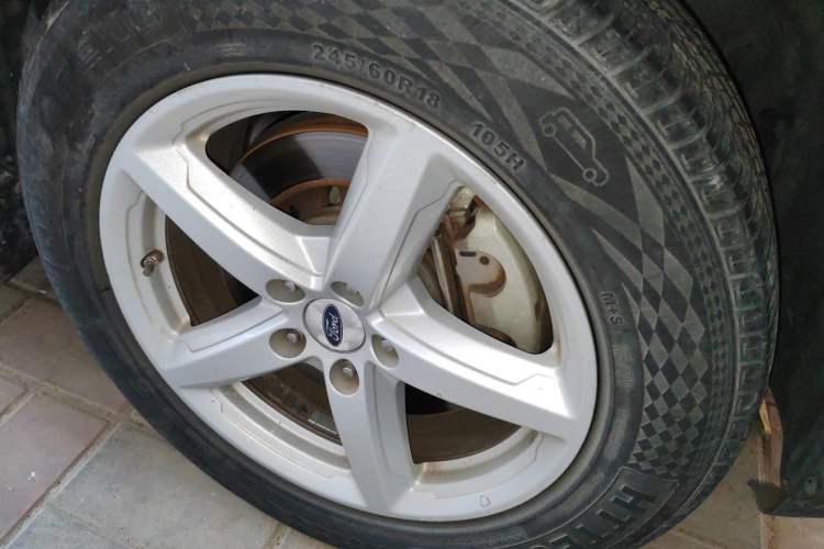 Used Ford Explorer 2016 2.3T Fashion Edition Right Front Wheel Hub