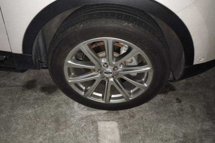 Used Ford Explorer 2016 2.3T Elite Edition Right Front Wheel Hub