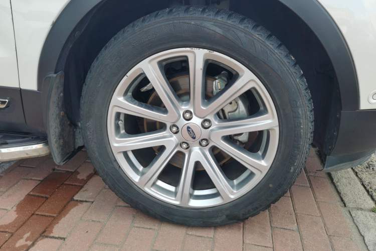 Used Ford Explorer 2016 2.3T Elite Edition Right Front Wheel Hub