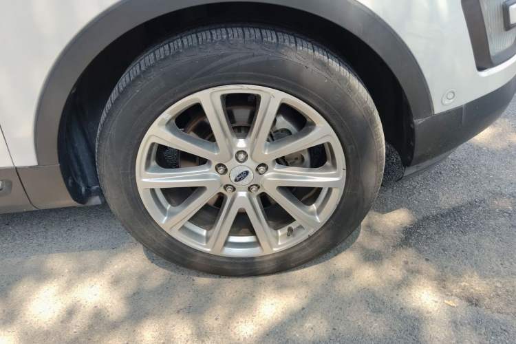 Used Ford Explorer 2016 2.3T Elite Edition Right Front Wheel Hub