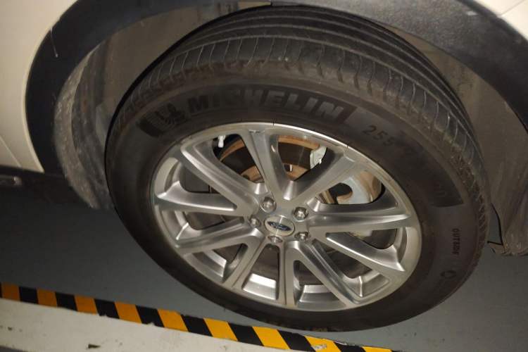 Used Ford Explorer 2016 2.3T Elite Edition Right Front Wheel Hub