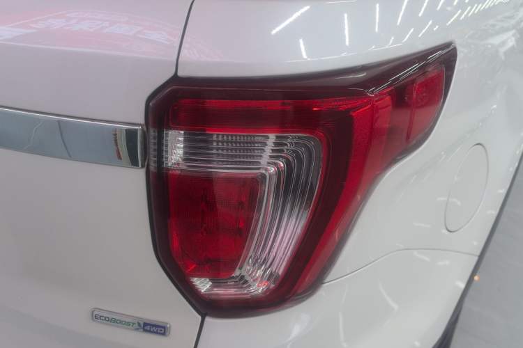 Used Ford Explorer 2016 2.3T Elite Edition Right Rear Taillight