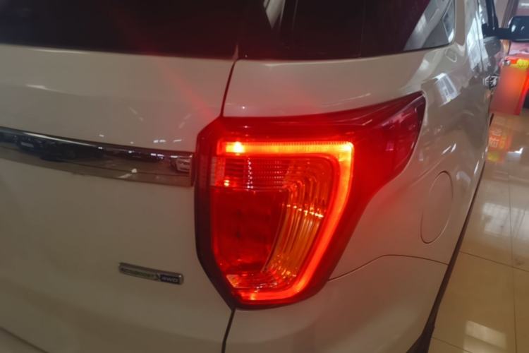 Used Ford Explorer 2016 2.3T Elite Edition Right Rear Taillight
