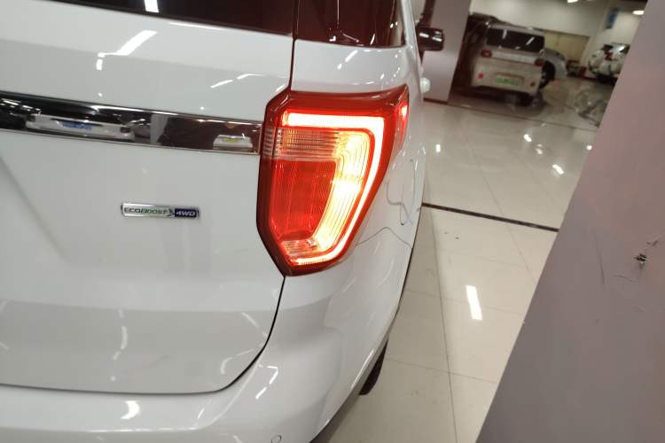 Used Ford Explorer 2016 2.3T Fashion Edition Right Rear Taillight