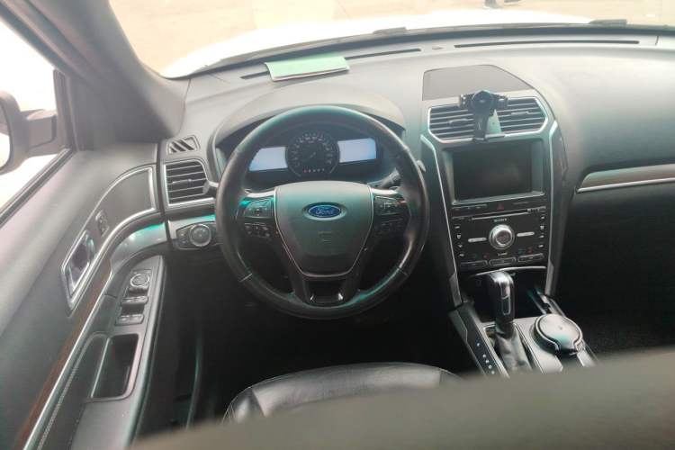 Used Ford Explorer 2016 2.3T Elite Edition Steering Wheel