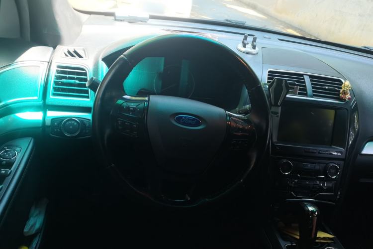 Used Ford Explorer 2016 3.5T Elite Edition Steering Wheel
