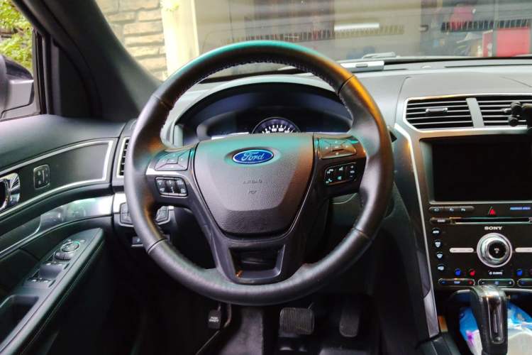 Used Ford Explorer 2016 3.5T Sport Edition Steering Wheel