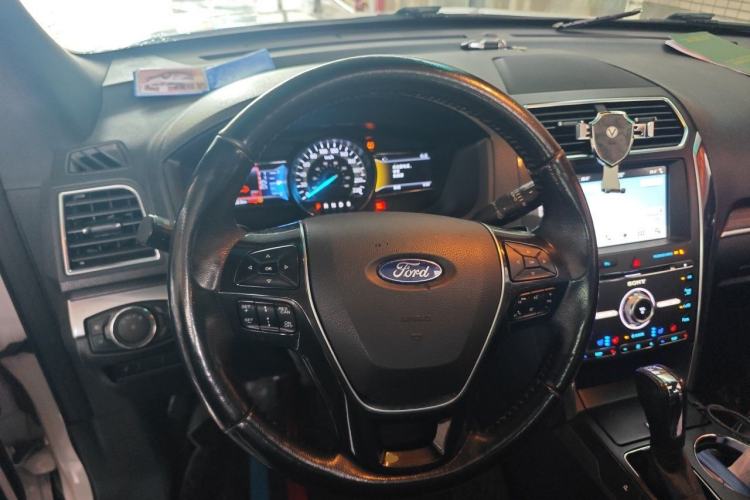Used Ford Explorer 2016 2.3T Elite Edition Steering Wheel