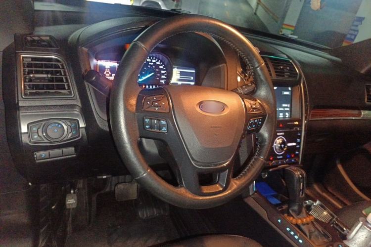 Used Ford Explorer 2016 2.3T Elite Edition Steering Wheel