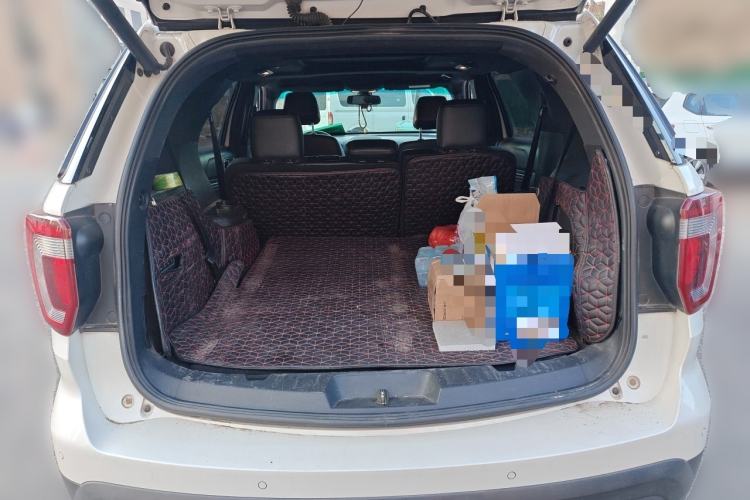 Used Ford Explorer  Trunk