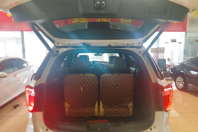 Used Ford Explorer 2016 2.3T Elite Edition Trunk