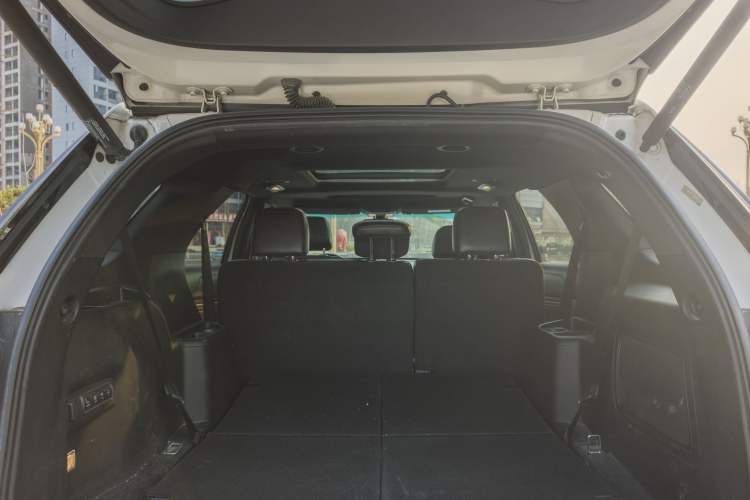 Used Ford Explorer 2016 2.3T Elite Edition Trunk