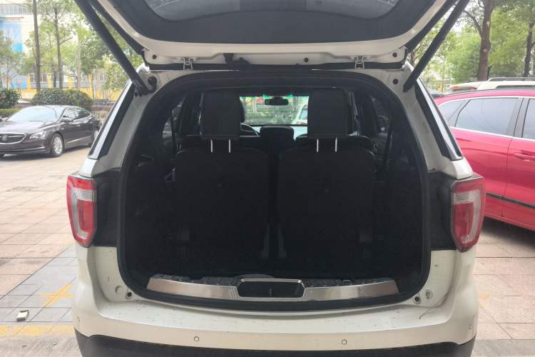 Used Ford Explorer 2016 2.3T Elite Edition Trunk