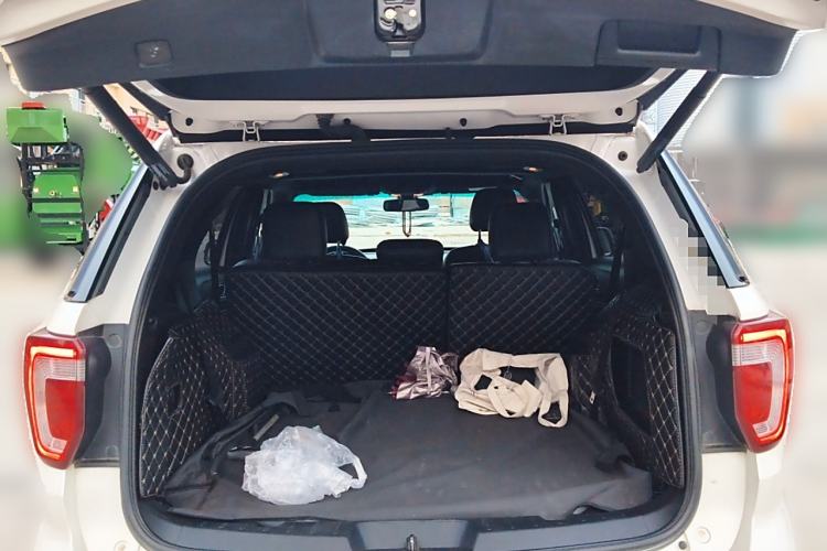 Used Ford Explorer 2016 2.3T Elite Edition Trunk
