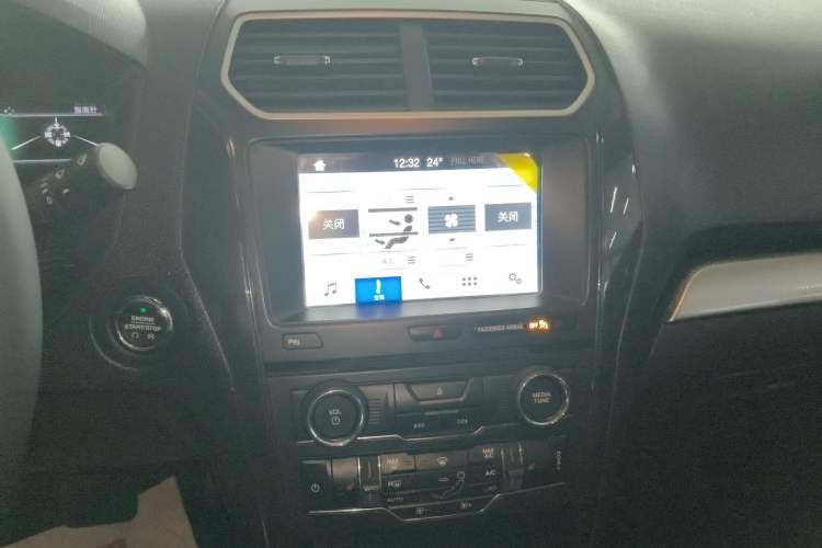 Used Ford Explorer 2016 2.3T Fashion Edition Audio And AC Panel