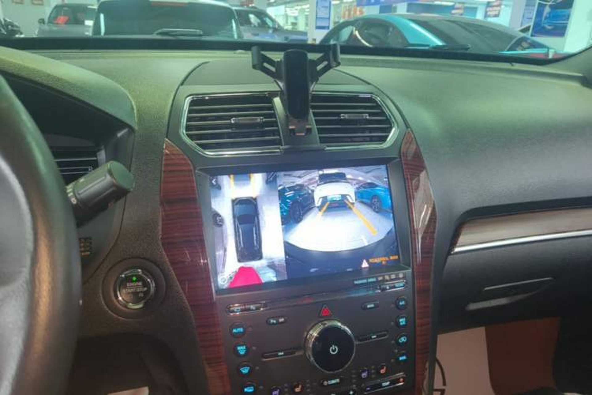Used Ford Explorer 2017 2.3T Elite Edition Audio And AC Panel