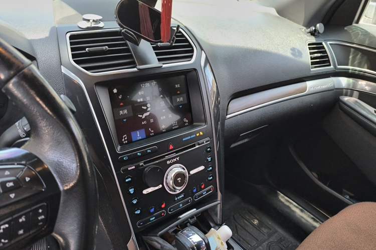 Used Ford Explorer 2017 2.3T Elite Edition Audio And AC Panel