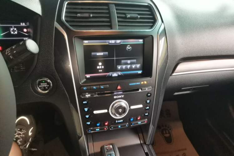 Used Ford Explorer 2017 2.3T Elite Edition Audio And AC Panel