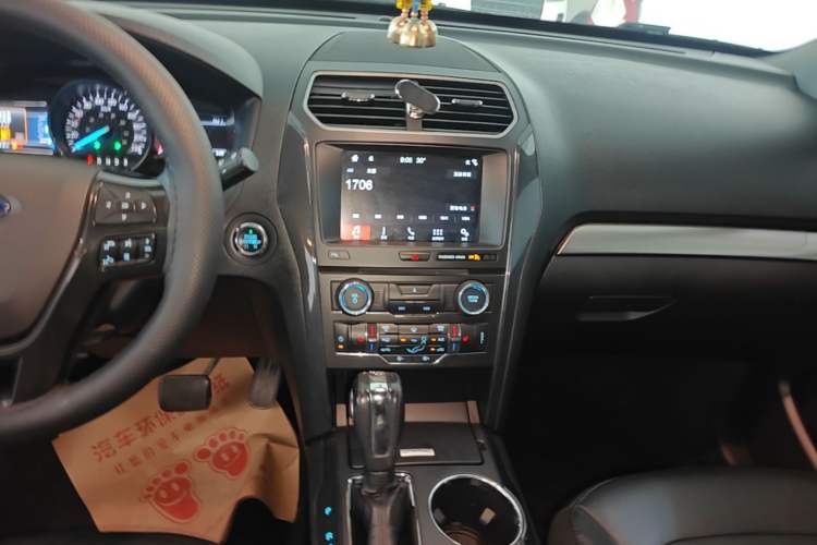 Used Ford Explorer 2017 2.3T Fashion Edition Audio And AC Panel