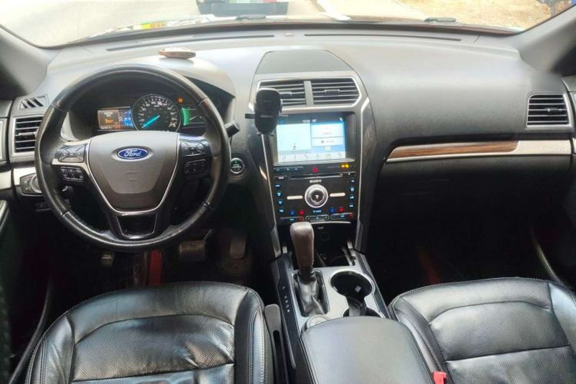 Used Ford Explorer 2017 2.3T Elite Edition Center Console