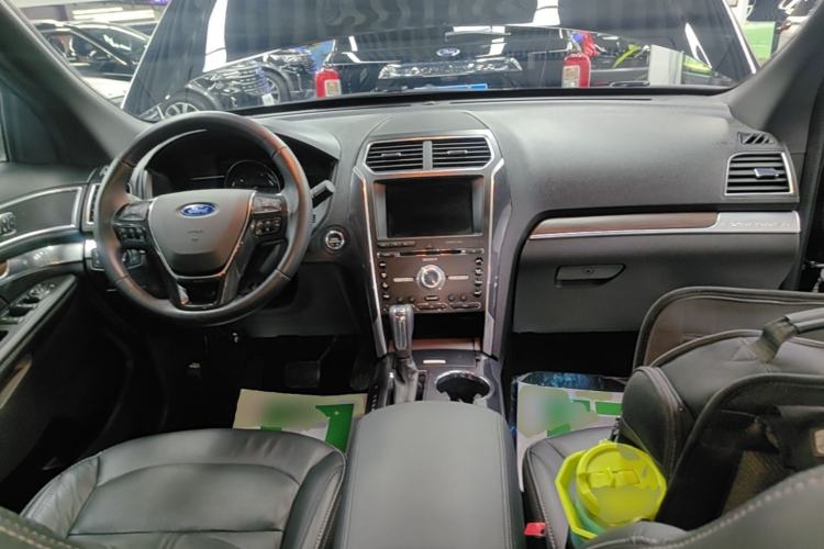 Used Ford Explorer 2017 2.3T Elite Edition Center Console