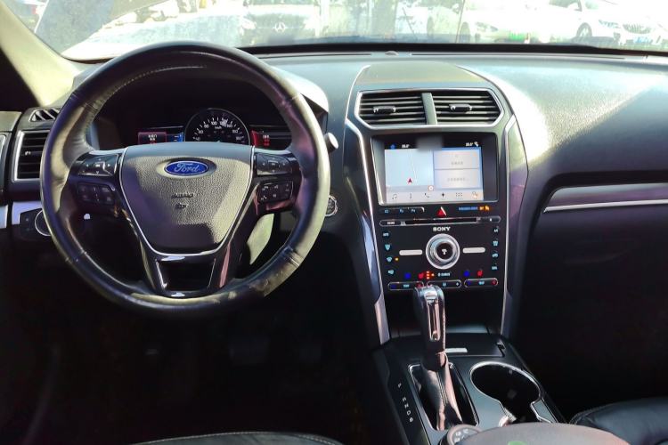 Used Ford Explorer 2017 2.3T Elite Edition Center Console