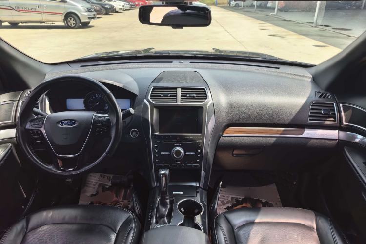 Used Ford Explorer 2017 2.3T Elite Edition Center Console