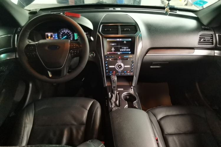 Used Ford Explorer 2017 2.3T Elite Edition Center Console