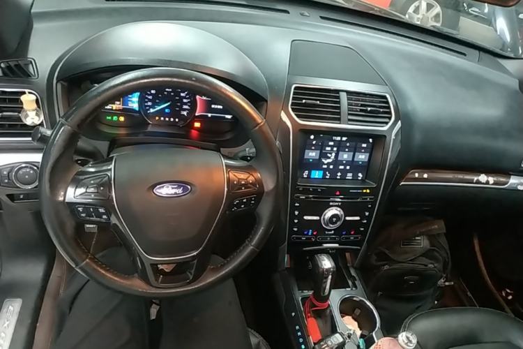 Used Ford Explorer 2017 2.3T Elite Edition Center Console