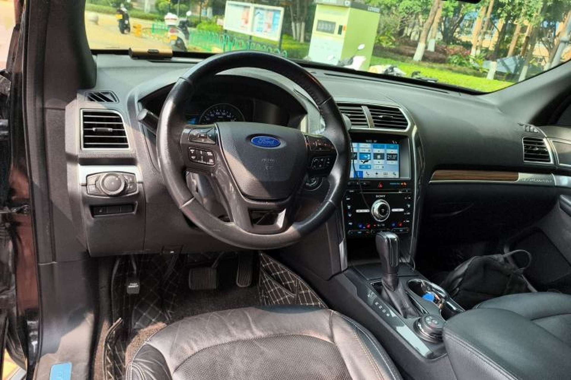 Used Ford Explorer 2017 2.3T Elite Edition Center Console