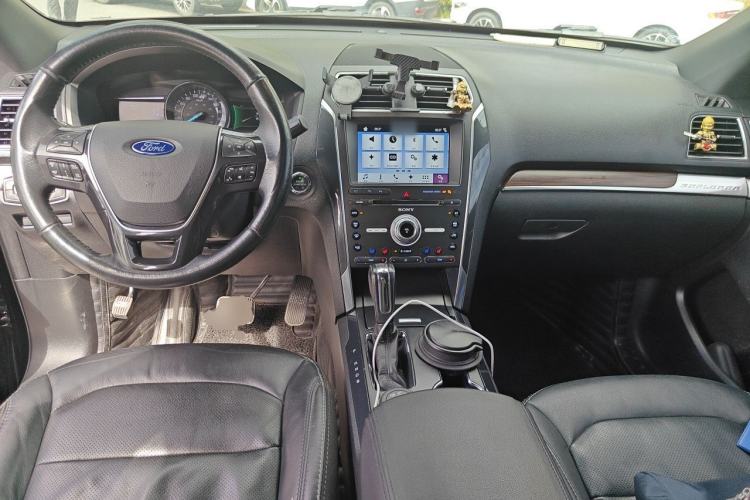 Used Ford Explorer 2017 2.3T Elite Edition Center Console