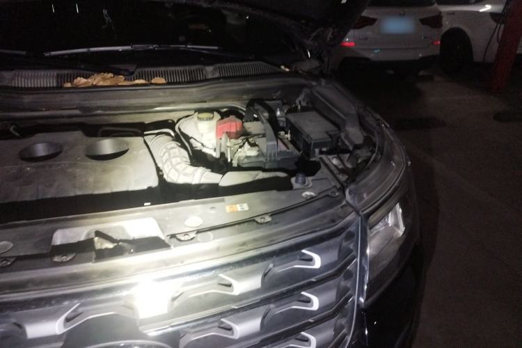 Used Ford Explorer 2017 2.3T Elite Edition Engine Bay Left