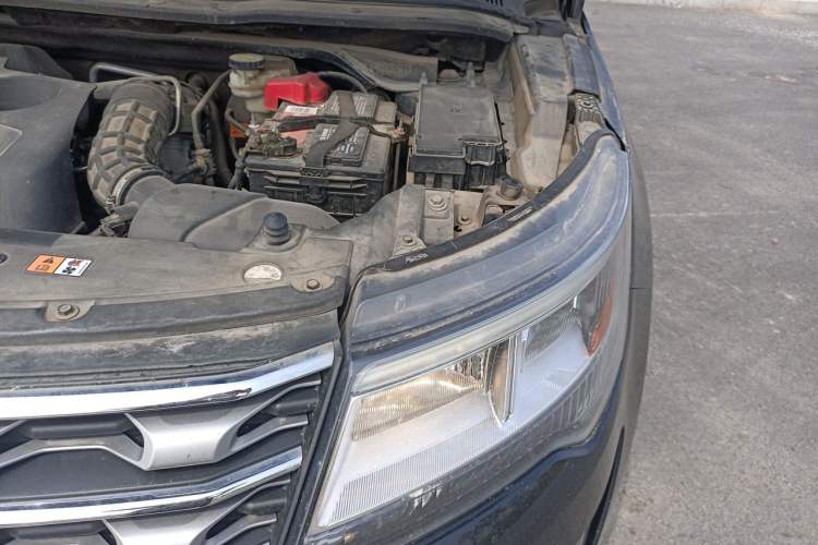 Used Ford Explorer 2017 2.3T Elite Edition Engine Bay Left