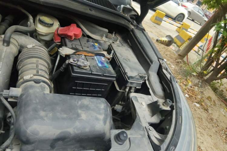Used Ford Explorer 2017 3.5T Platinum Edition Engine Bay Left