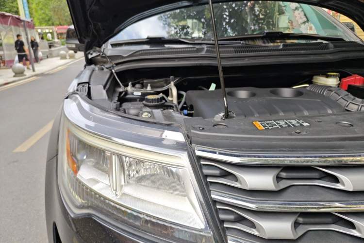Used Ford Explorer 2017 2.3T Elite Edition Engine Bay Right